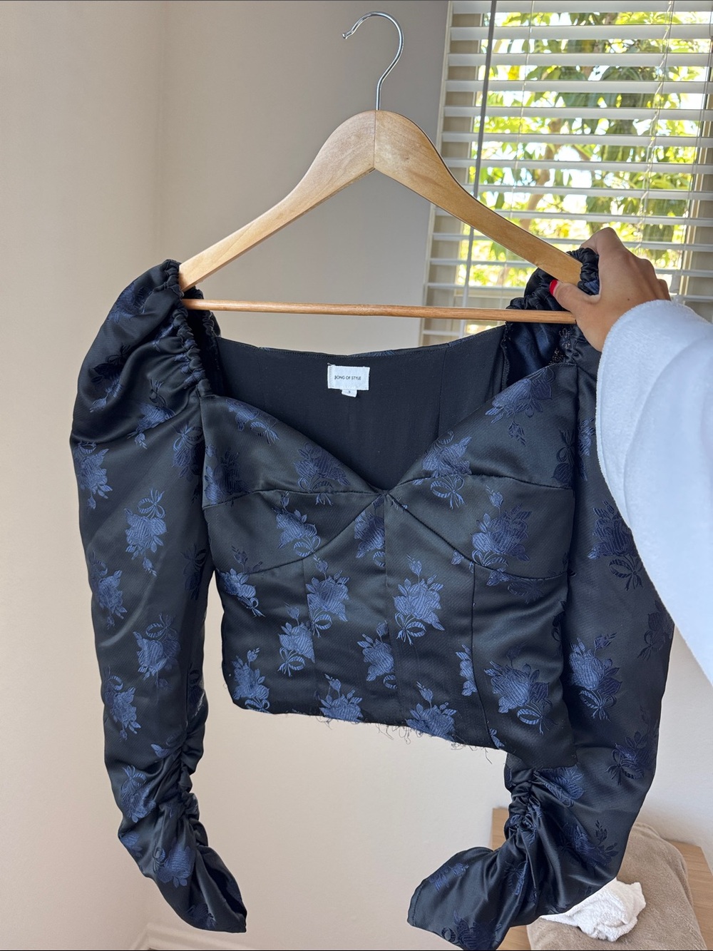 Song of Style Black Satin Floral Puff-Sleeve Crop Top